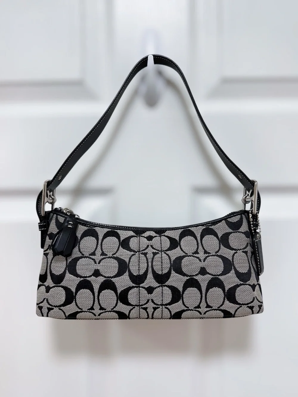 Coach Hamptons Baguette Shoulder Bag Black & Grey Signature Jacquard Canvas Y2K